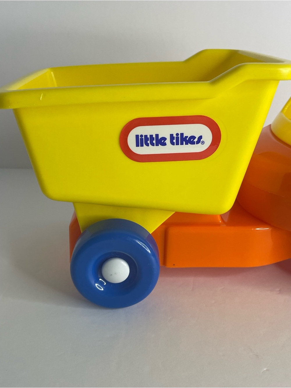 90s Little Tikes Classic Dump Truck With 2 Figures Working Clicking Sound Clean - Picture 5 of 15